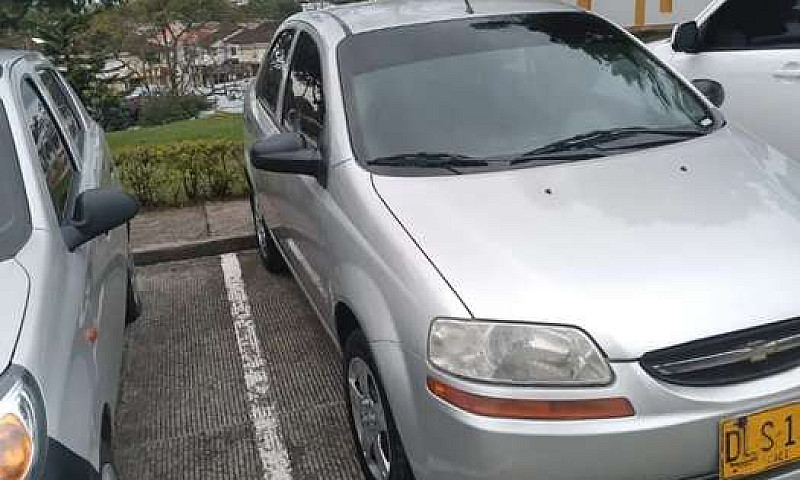 Chevrolet Aveo Famil...