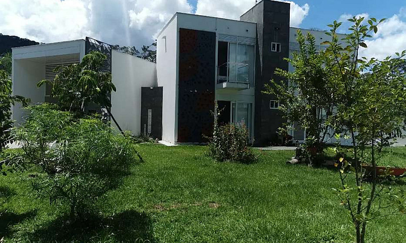 Se Vende Casa Campes...