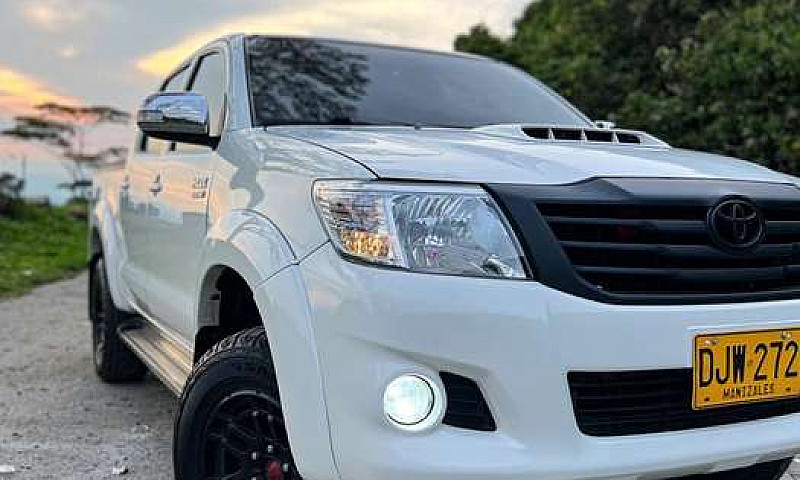 Toyota Hilux Vigo 20...