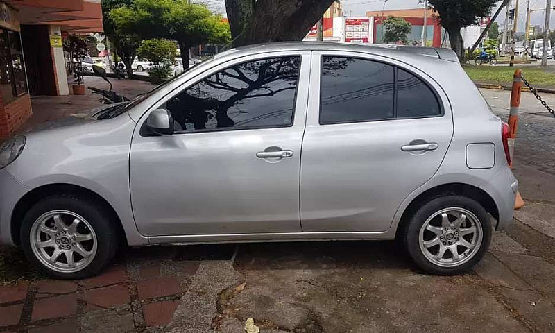Nissan Marchg...