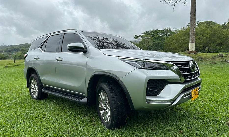 Toyota Fortuner Srv ...