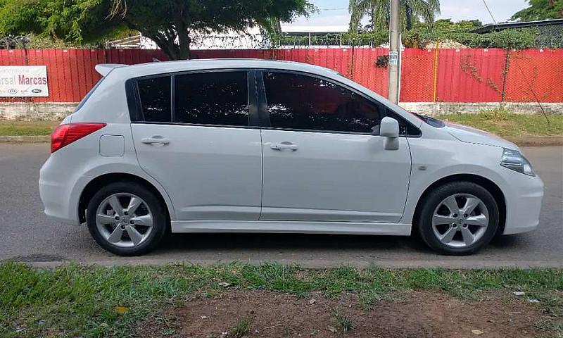 Nissan Tiida Premium...