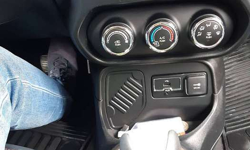 Jeep Renegade 4X2 Co...