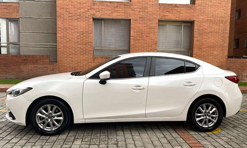 Vendo Mazda 3 2015...