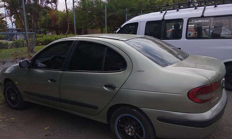 Vendo Renault Megane...