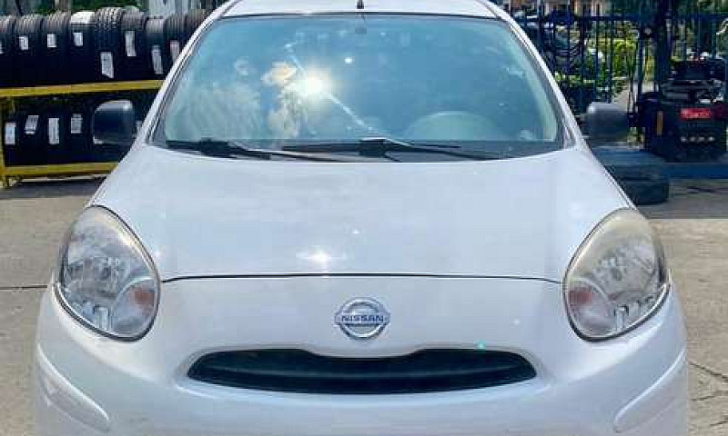 Vendo Nissan March 2...
