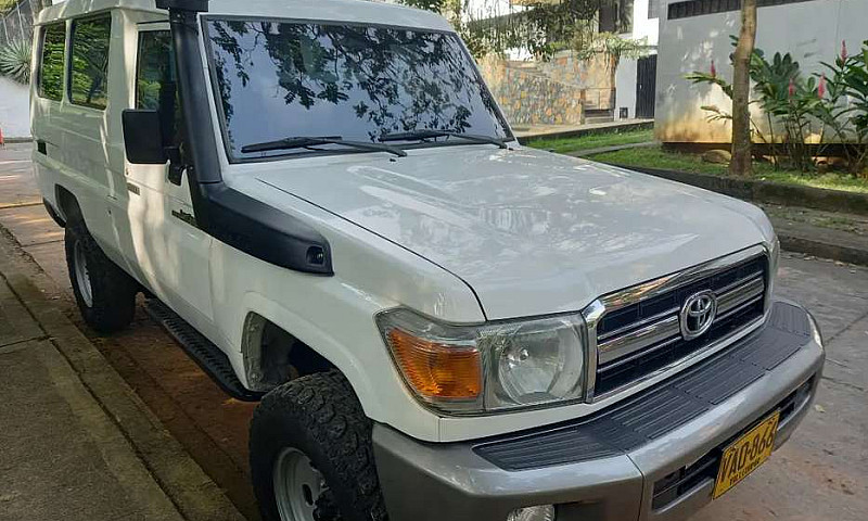 Toyota Land Cruiser ...