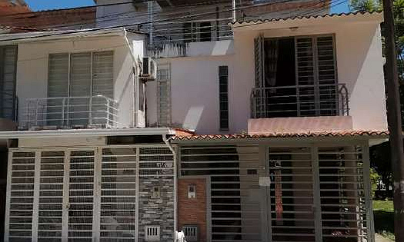 Arriendo Casa Bosque...