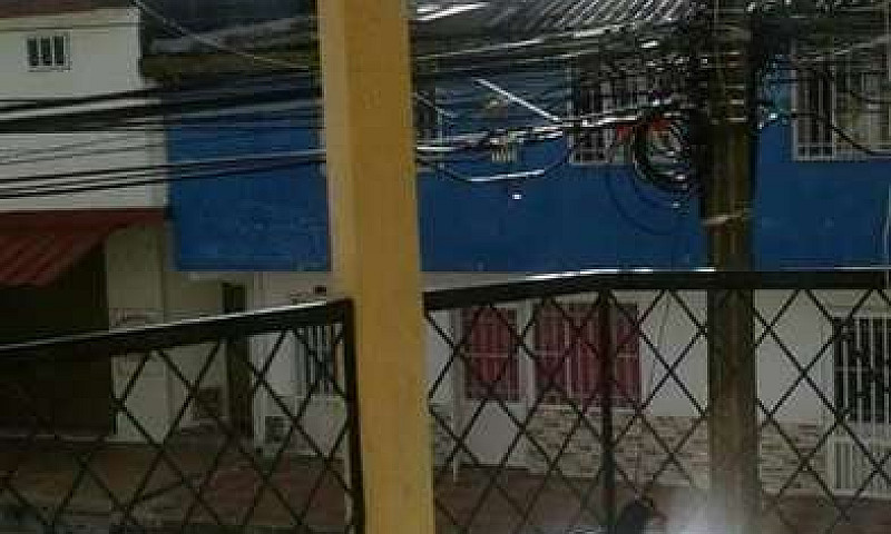 Casa De Dos Pisos...