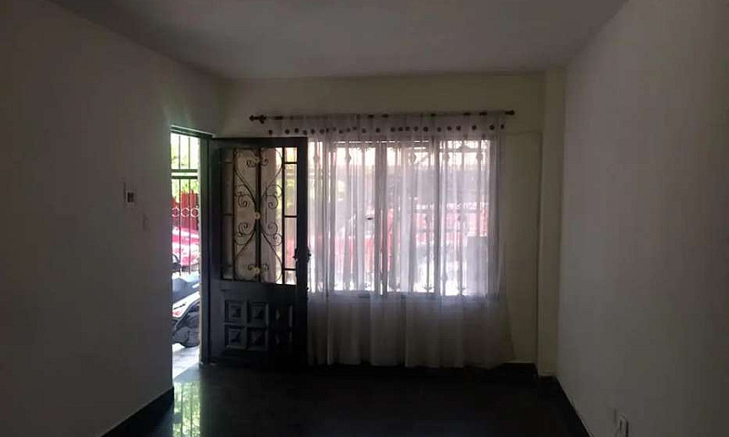 Arriendo Primer Piso...