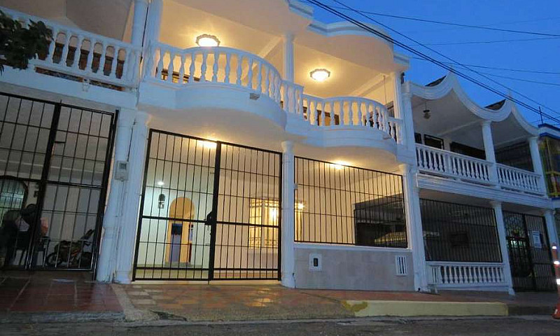Casa Frente Al Centr...