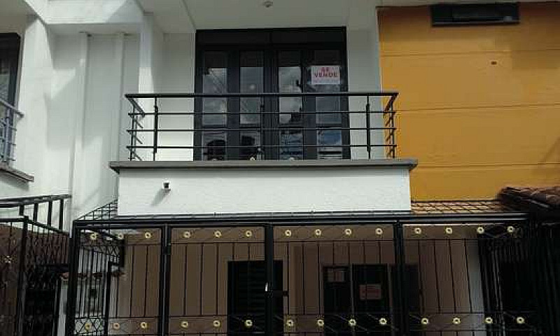 Casa Con Excelente U...