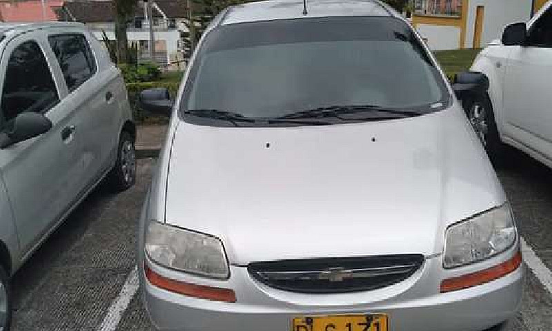 Chevrolet Aveo Famil...