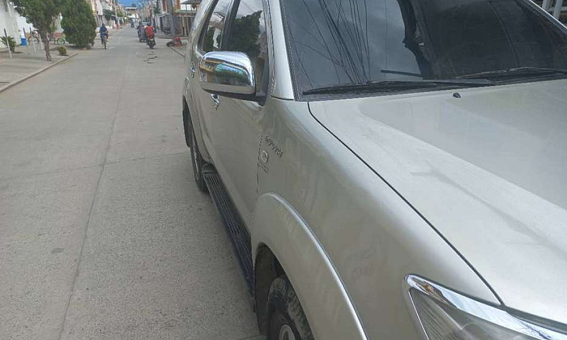 Fortuner Modelo 2012...