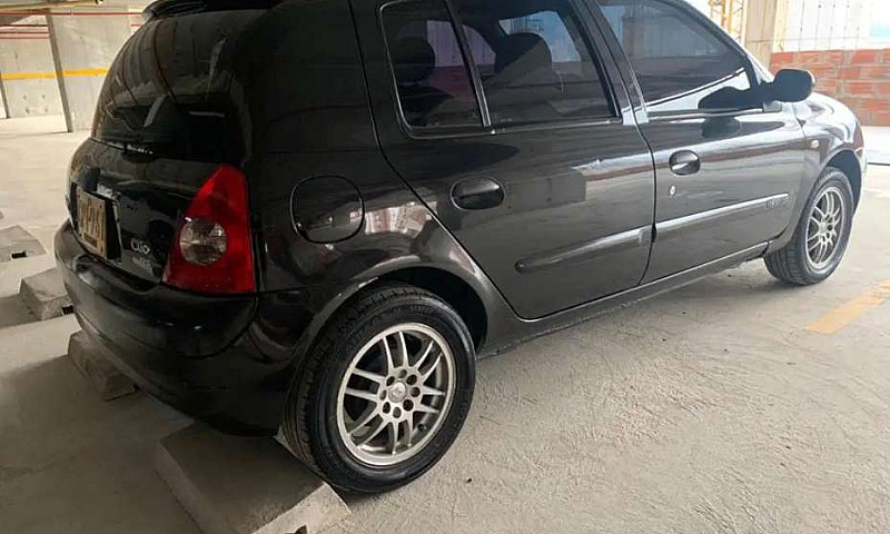 Renault Clio Dynamiq...
