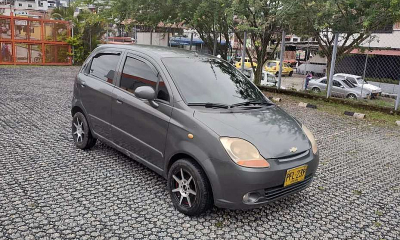 Vendo Chevrolet Spar...