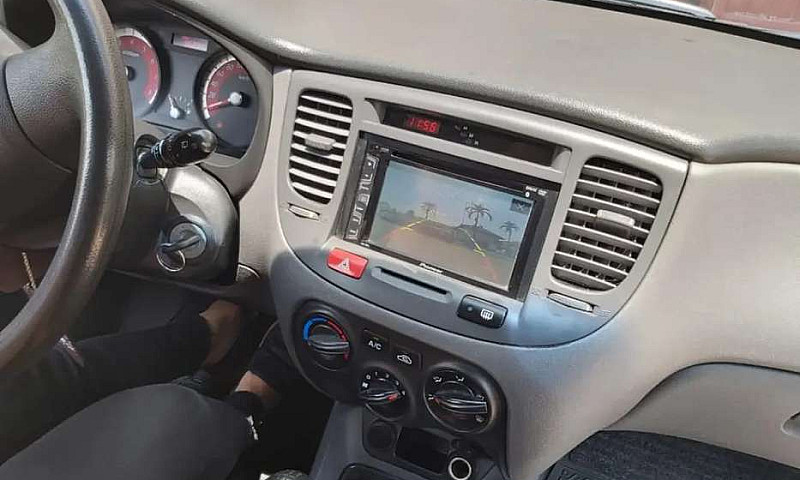 Carro Kia  Única Due...