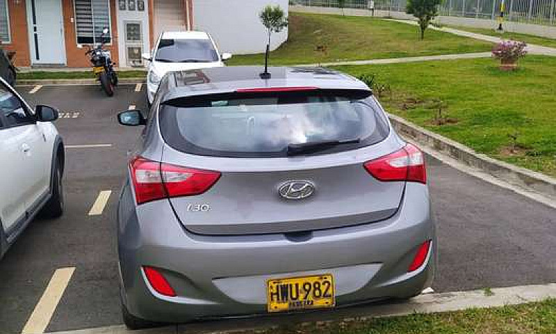 Se Vende Hyundai I30...