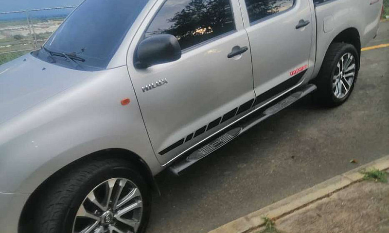 Toyota Hilux 4X4 Tur...