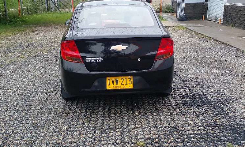 Vendo Automóvil Chev...