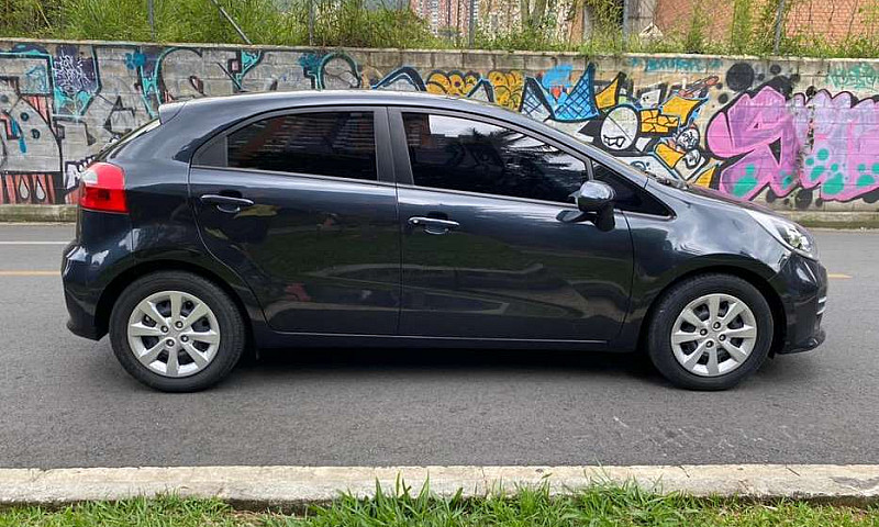 Kia Rio Specie R 201...