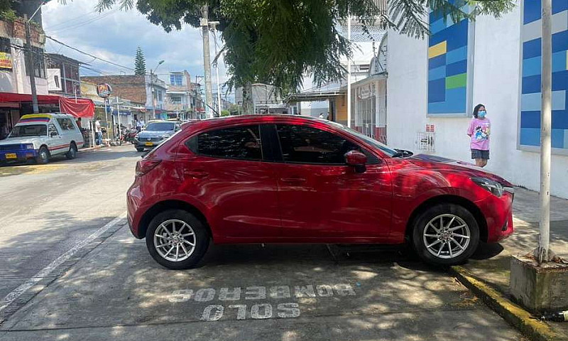 Mazda 2 Touring At 1...