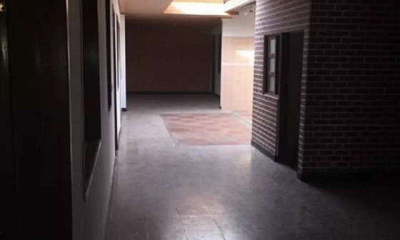 Casa Bien Ubicada Se...