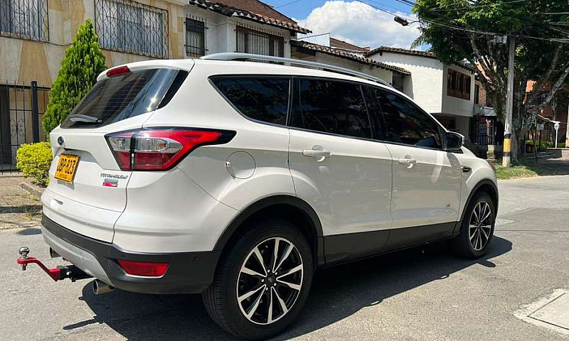 Ford Escape Titanium...