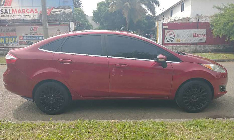 Ford Fiesta Titanium...