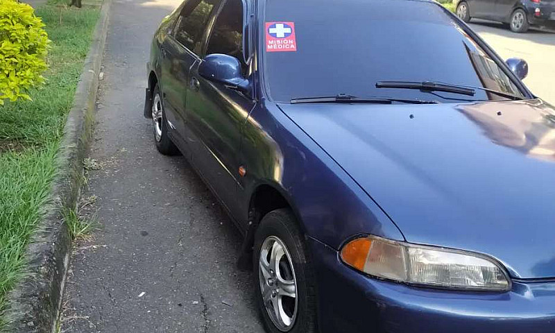 Se Vende Carro Honda...