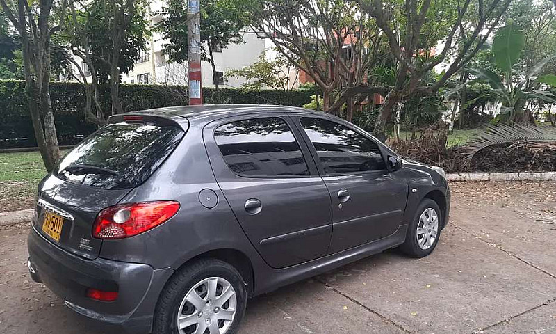 Peugeot 207 Compact ...