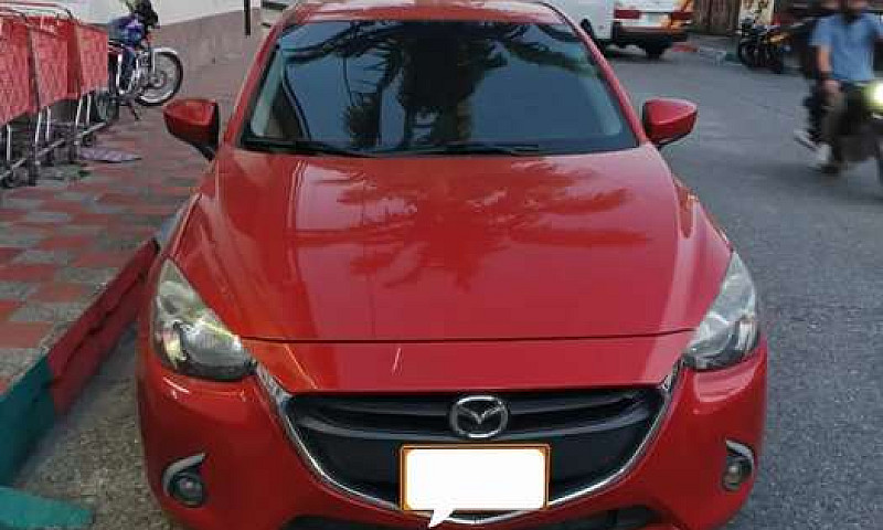 Vendo Mazda  2 Touri...