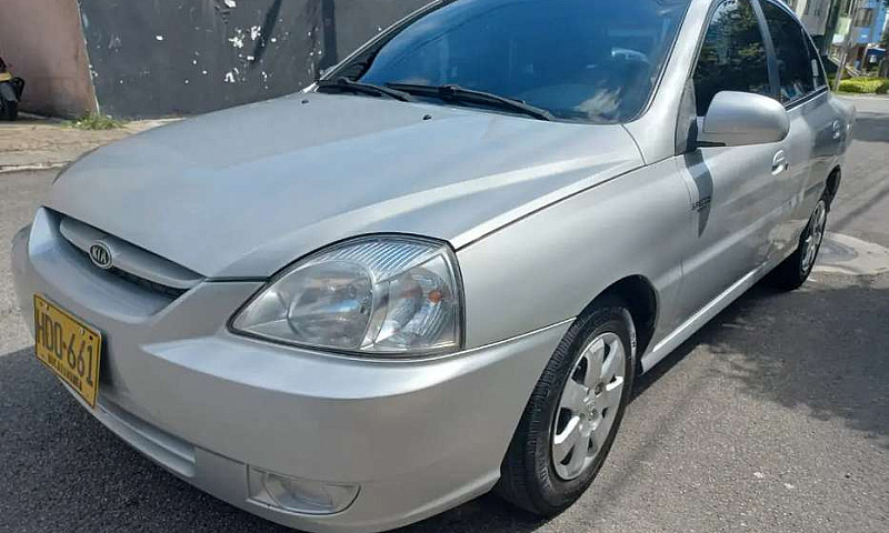 Vendo Kia Rio Stylus...