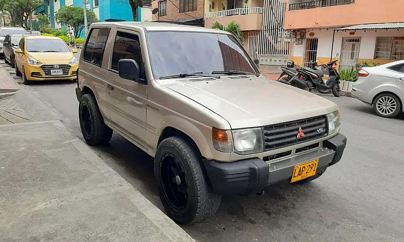Montero 1997 V6 3000...