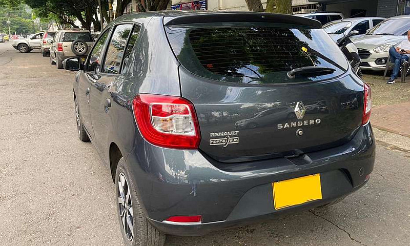 Renault Sandero 2018...