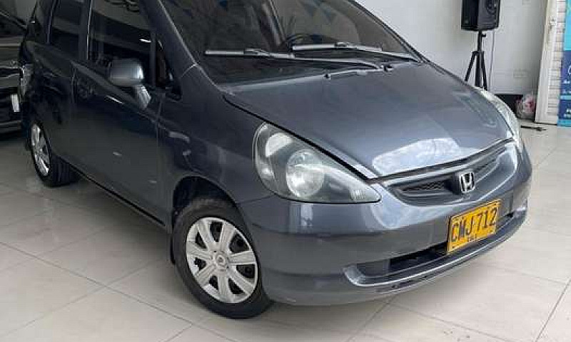 Honda Fit 2005...