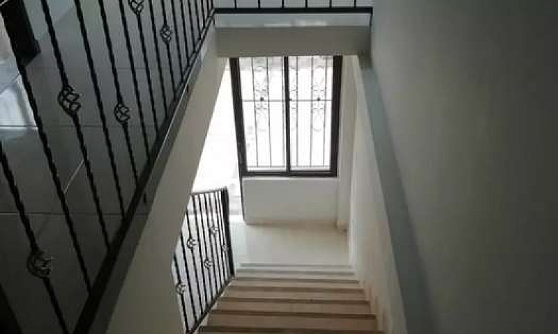 Casa Nueva Barrio Tr...