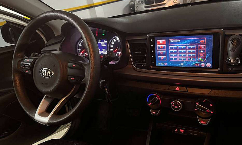 Kia Rio Hb At 1.4...