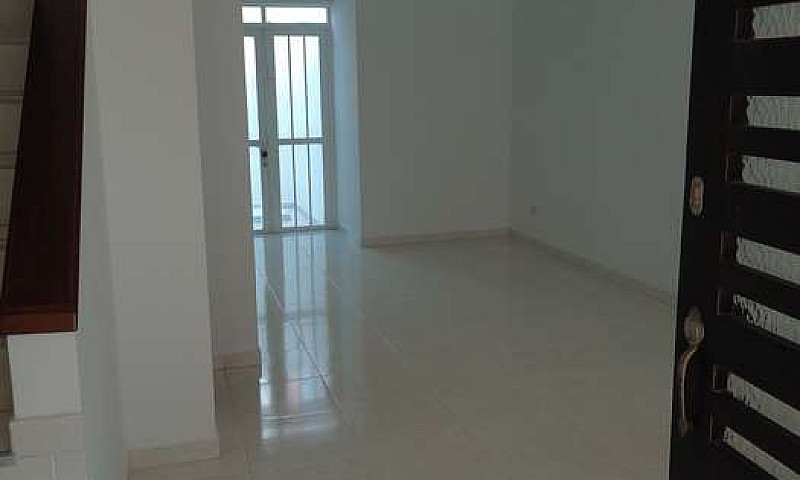 Casa Con Excelente U...