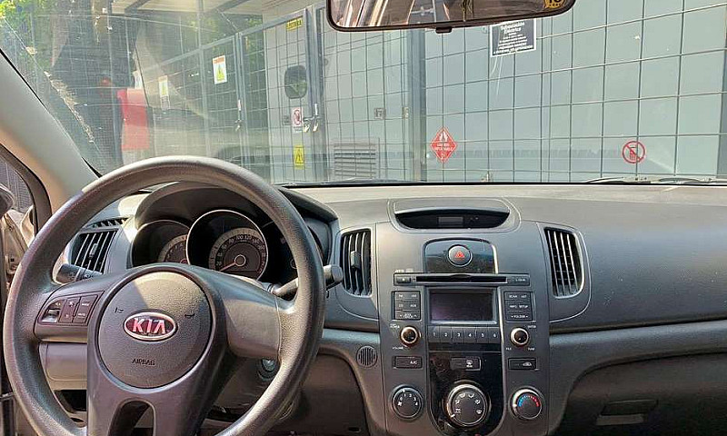 Se Vende Kia Cerato ...