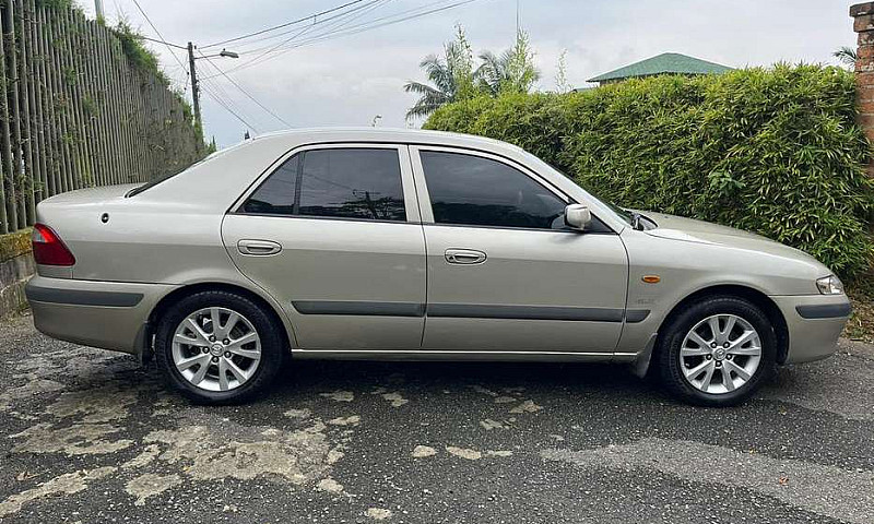 Mazda 626 Milenium...