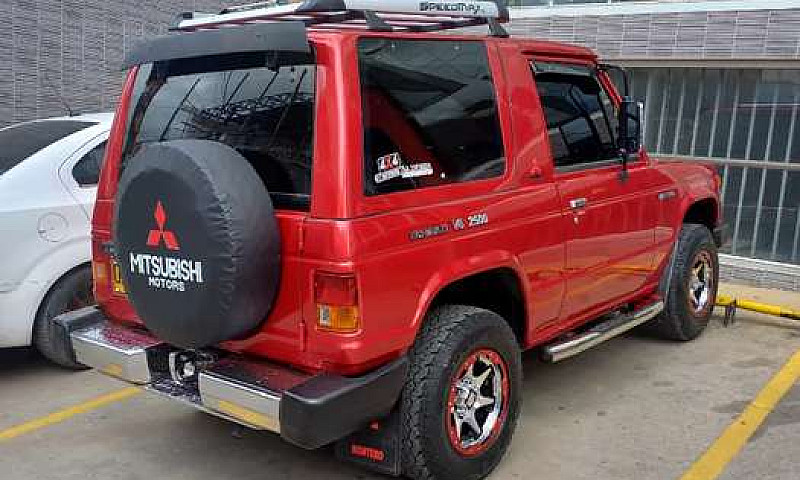 Montero Mitsubishi M...