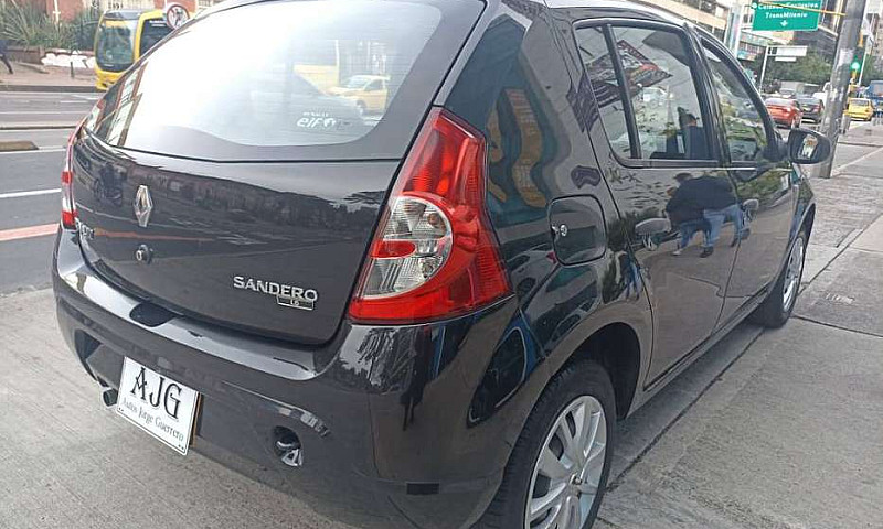 Renault Sandero Auth...