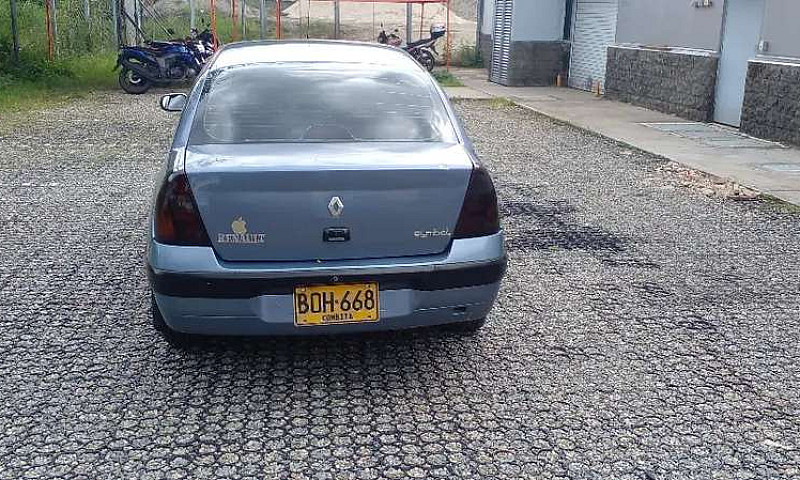 Vendo Renault Symbol...