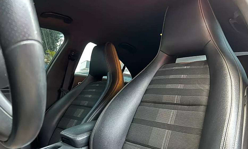 Mercedes Benz Cla 18...
