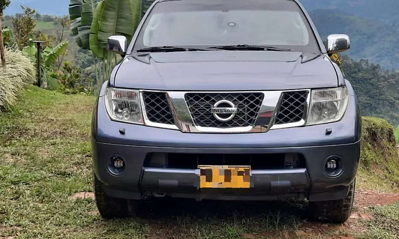 Nissan Pathfinder...