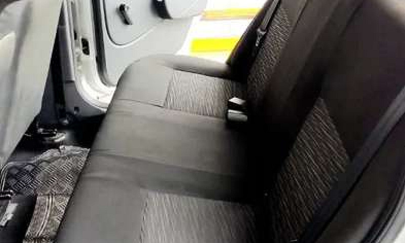 Renault Logan 2012...