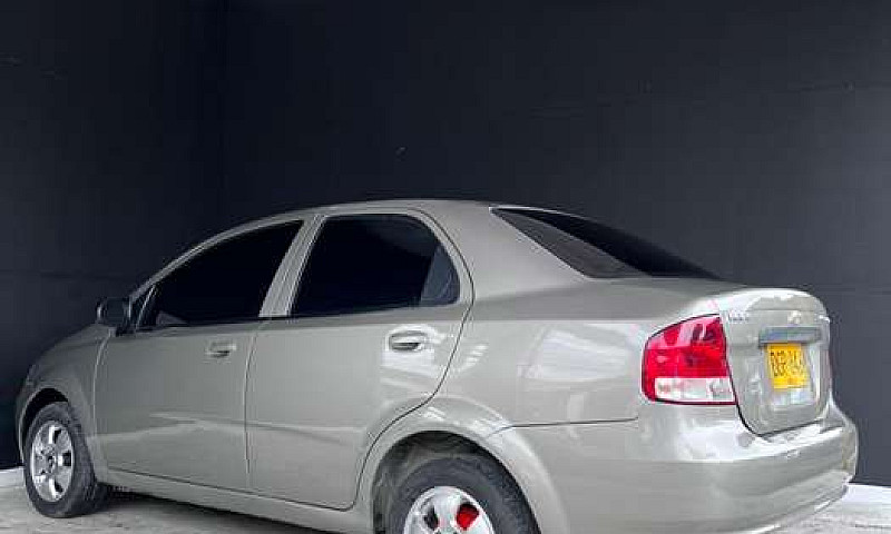 Chevrolet Aveo Famil...