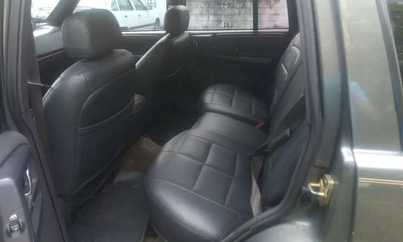 Vendo Jeep Cherokee ...