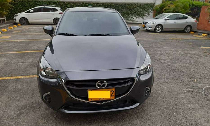 Vendo Mazda 2 Sedan ...